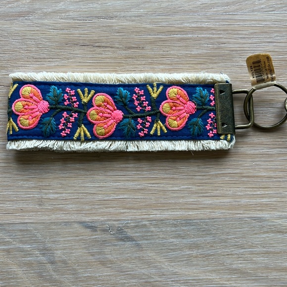 New Natural Life Floral Embroidered Key Chain Wrist Ring Hook Wristlet Fringe - Picture 1 of 6